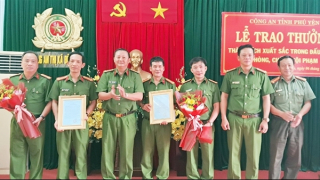 Khen thưởng lực lượng truy bắt đối tượng chuyên trộm tài sản của người đi vay ngân hàng