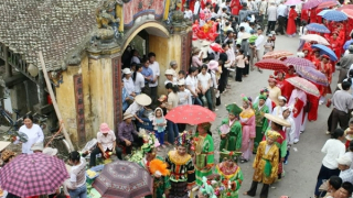 Bóng ai soi bến cầu Rồng