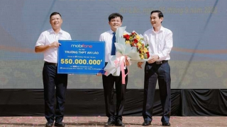 MobiFone tài trợ thiết bị hỗ trợ dạy và học trực tuyến tại trường THPT An Lão, Hải Phòng