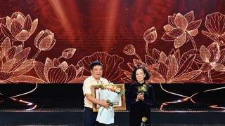 Trao giải thưởng sáng tác VHNT, báo chí về chủ đề “Học tập và làm theo tư tưởng, đạo đức, phong cách Hồ Chí Minh”