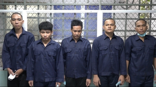 Tranh giành địa bàn rút hầm cầu, dùng xà beng tấn công đối thủ