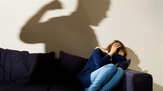 Được yêu cầu đến làm thuê trừ nợ, thiếu nữ 16 tuổi bị hành hạ gây thương tích