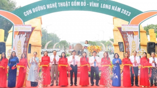 Khai mạc “Con đường nghệ thuật gốm đỏ Vĩnh Long”