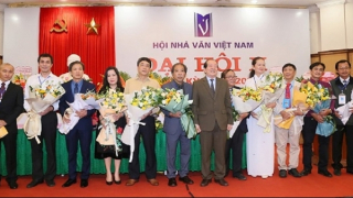 Lần đầu tiên tổ chức Hội nghị đại biểu nhà văn lão thành Việt Nam