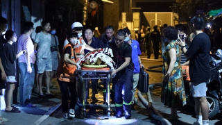 Cháy chung cư mini ở Hà Nội, nhiều người dùng thang dây thoát hiểm