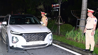 Nhiều lái xe vô tư ôm vô lăng sau khi uống rượu, bia