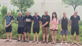 Bi kịch từ những món quà "trên trời  rơi xuống"