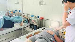 Số người nhập viện do ngộ độc vì ăn bánh mì Phượng đã lên đến 141