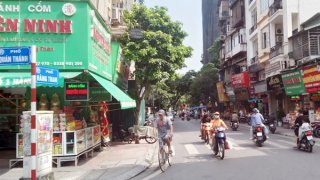 Nghiêng nghiêng nắng tròng trành hương phố