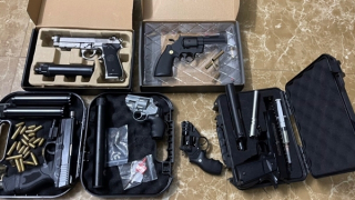 Từ vụ gây rối trật tự, phát hiện 6 khẩu súng giấu trong phòng ngủ