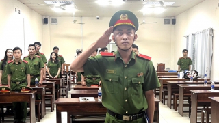 Bổ sung lớp thanh niên Công an ưu tú vào hàng ngũ của Đảng