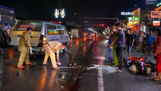 Tài xế xe máy ngã ra đường bị container tông tử vong