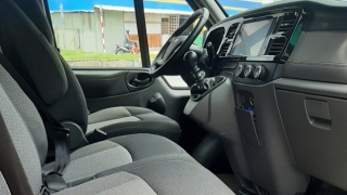 Tài xế chở khách đi đám cưới bất ngờ tử vong khi đang dừng chờ đèn đỏ