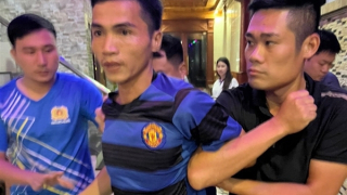 Vào tận phòng ngủ ép chuyển tiền qua tài khoản