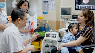 Cứu bé gái 3 tuổi bị khối u khổng lồ xâm lấn lên não, đe doạ tính mạng