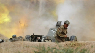 Nagorno-Karabakh "căng như dây đàn", Azerbaijan tập kích 60 vị trí của Armenia