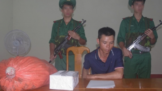 Bắt đối tượng vận chuyển 40 kg vật liệu nổ đi tiêu thụ