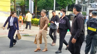 Suy nghĩ 5 phút, bị cáo Nguyễn Phương Hằng khước từ xin lỗi Đàm Vĩnh Hưng