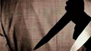 Tranh cãi tiền công, chủ nhà đâm chết thợ sắt là bạn đồng hương