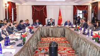 Thủ tướng toạ đàm với các chuyên gia kinh tế hàng đầu các trường đại học Hoa Kỳ