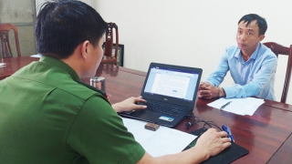 Khống chế kẻ buôn ma tuý lao xe vào cảnh sát