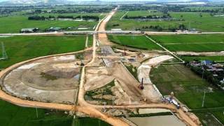 Tháo gỡ các điểm nghẽn về giải phóng mặt bằng cao tốc Bắc - Nam