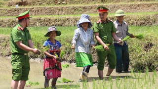 “Bốn cùng” với đồng bào vùng cao