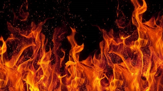 Những "phận người mini" trong đám cháy