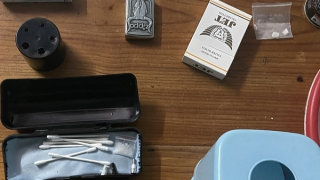 Rủ nhau thuê phòng karaoke để phê ma túy