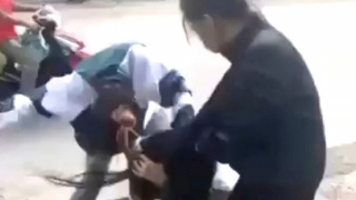 Công an vào cuộc vụ nữ sinh bị đánh túi bụi ngay trước cổng trường