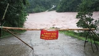 Mưa lớn gây ngập lụt, sạt lở núi nhiều nơi ở Quảng Bình