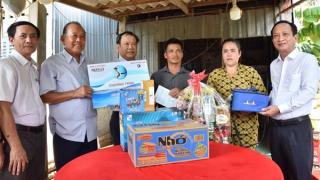 "Cùng ngư dân thắp sáng đèn trên biển" đến với tỉnh Bạc Liêu