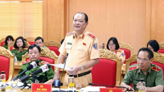 "Người trúng đấu giá biển số hơn 32 tỷ đồng đang liên hệ với Cục để tìm giải pháp"