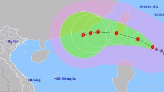 Bão KOINU mạnh gần cấp siêu bão sắp vào Biển Đông