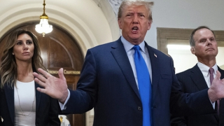 Ông Trump ra hầu tòa vì cáo buộc gian lận kinh doanh