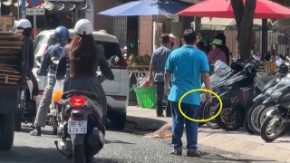 Khách không thắt dây an toàn trên taxi, bị tài xế đâm