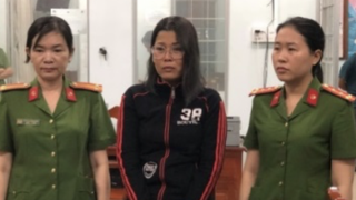 Phát hiện "kho" đao kiếm tại nhà cặp vợ chồng cho vay lãi nặng