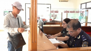 Bài 1: Ngành Hải quan đối diện với thách thức giảm thu ngân sách