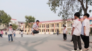 Giúp học sinh thoát “thế giới ảo” bằng văn hóa dân tộc