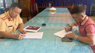 Xử lý người báo chốt kiểm tra nồng độ cồn lên mạng xã hội