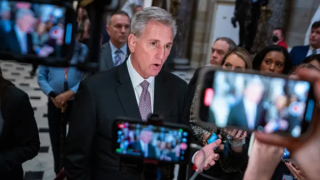 Ai sẽ thay thế ông McCarthy?