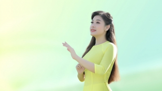 Ca sĩ Bích Hồng ra mắt MV nhân kỷ niệm ngày Giải phóng Thủ đô 10/10