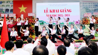 Cần Thơ lý giải việc chưa thu học phí