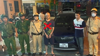 Hải Phòng khởi tố 2 tài xế chống đối khi bị kiểm tra nồng độ cồn