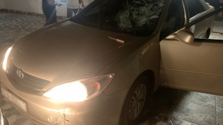 Bị từ chối gặp mặt, nam thanh niên lao ôtô vào nhà bạn gái