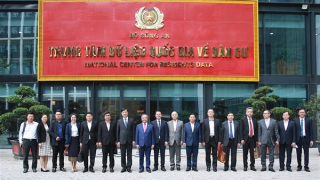 Tăng cường hợp tác trong lĩnh vực chuyển đổi số với nước bạn Lào