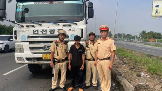 Nhân viên sửa xe trộm xe tải của khách hàng