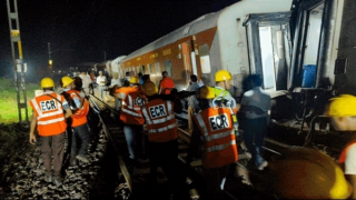 Tàu hỏa Ấn Độ trật bánh, hơn 80 người thương vong