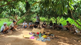 Triệt xóa sới bạc ở Vĩnh Long, tạm giữ 14 đối tượng