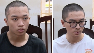 Hai thiếu niên 15 tuổi trong nhóm chặn xe, chém người cướp xe máy trong đêm khuya